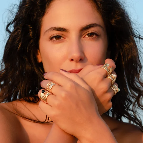 Bagues Uranie et Hélène, dorées à l'or fin et pierres fines par Photyne Bazar de Méditerranée.