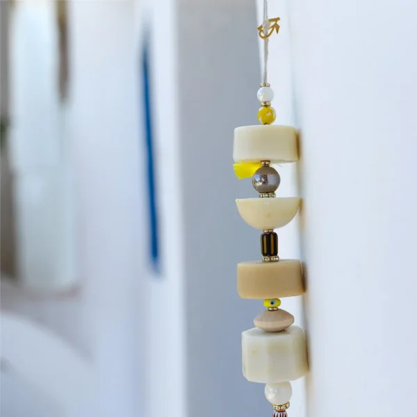 Aristéos, le komboloï réinventé avec ses savons bio olive, calendula et miel, et des perles ethniques, une création de Photyne