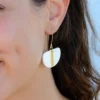 Boucles d'oreilles en porcelaine et or Marianne - collection Epidaure - un bijou Photyne