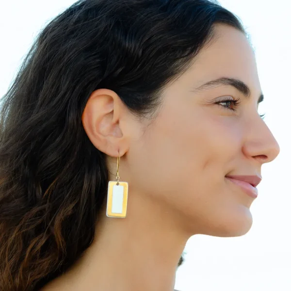 Boucles d'oreilles Zoé en porcelaine blanche et or fin, crochets en argent doré à l'or 24K, faites main en France - Photyne, Élégance Méditerranéenne