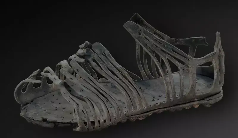 Sandale romaine Caligae - vue profil - Histoire de la Sandale - Photyne