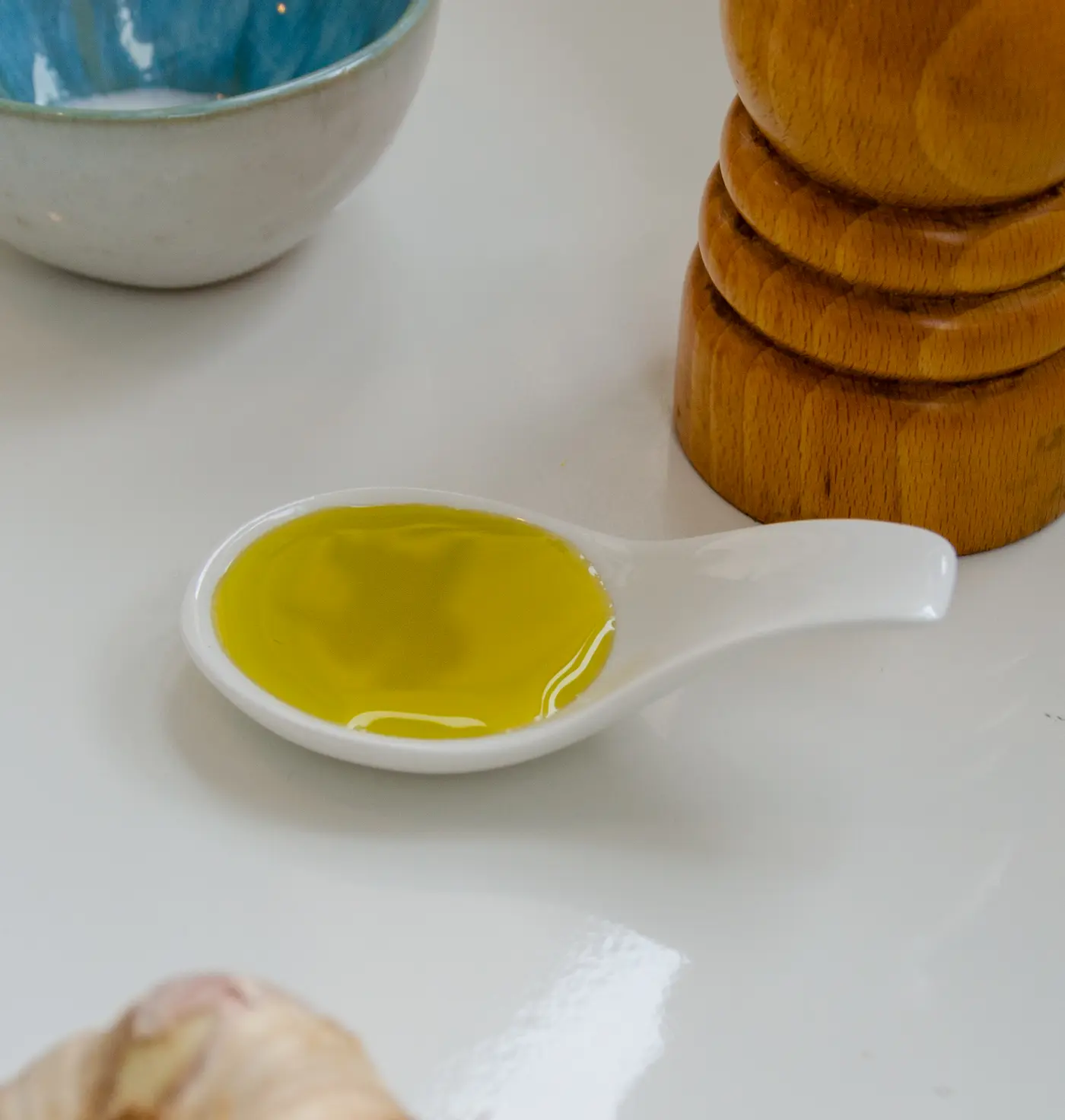 Huile d'olive, sel et poivre - recette Tzatziki Grec - Photyne