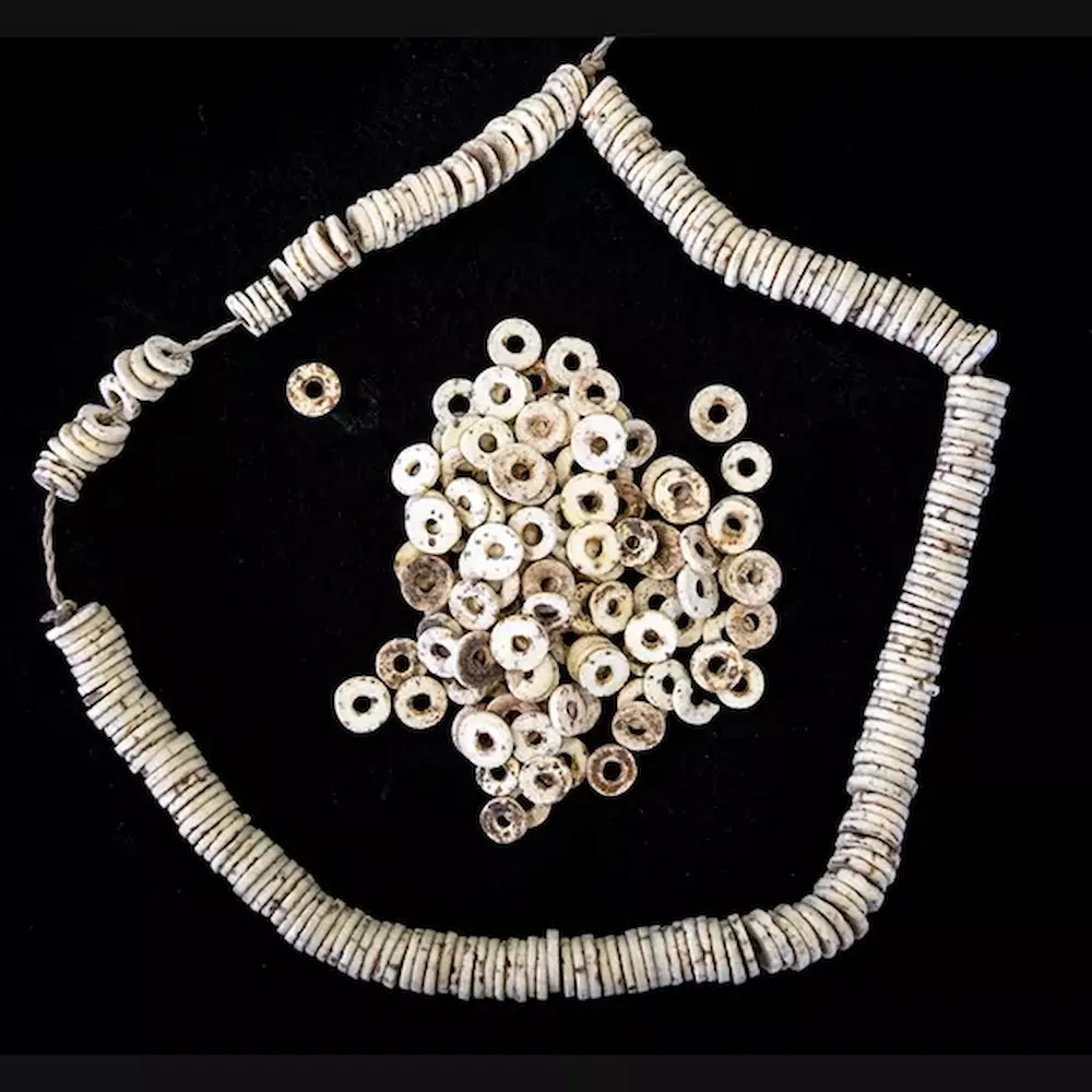 perles d'oeufs d'autruche- plus vieux bijoux du monde - Photyne