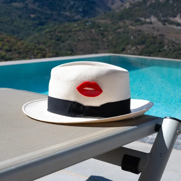 Broche en forme de bouche- plexiglass repositionnable - Photyne