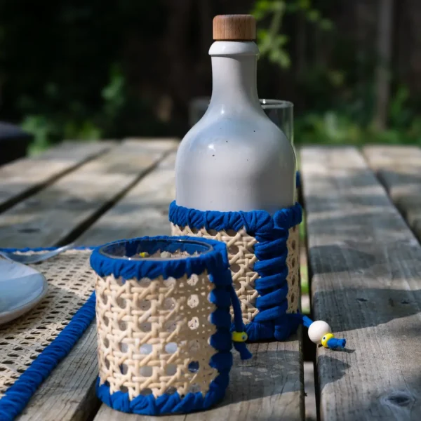 Huilier décoratif en grès en rotin, parfait pour les amateurs de déco méditerranéenne – une création Photyne.