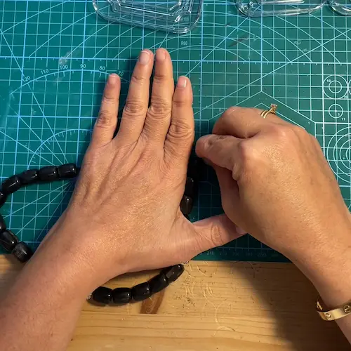 fabrication du komboloï grec - image d'atelier Photyne