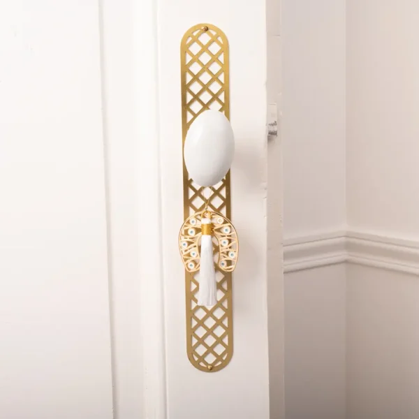 Porte bonheur Tychi, à poser ou suspendre, symbolise la force et la chance - la décoration de Photyne