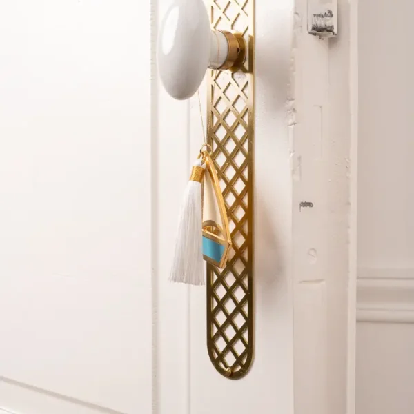 Porte-chance grec en forme de bateau, modèle Karavi, symbole de bonhuer pour décorer votre maison - chic et unique - Photyne