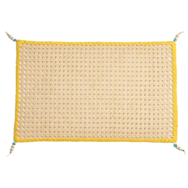 Set de table original, cannage de rotin naturel, contour en tresse de coton de couleur Jaune Soleil et perles de bois - décor de table élégant et unique - une création Photyne