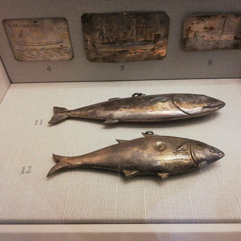 Ex-voto en forme de poisson - Photyne