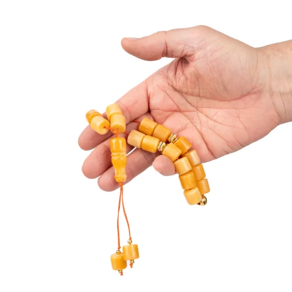 Chapelet grec komboloï fabriqué à la main en France - perles cylindriques fantaisie de couleur miel, détails dorés - Photyne