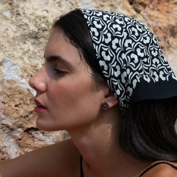 Puces d'oreille Loulou Hibiscus - nacre noire et crochet argent - Photyne