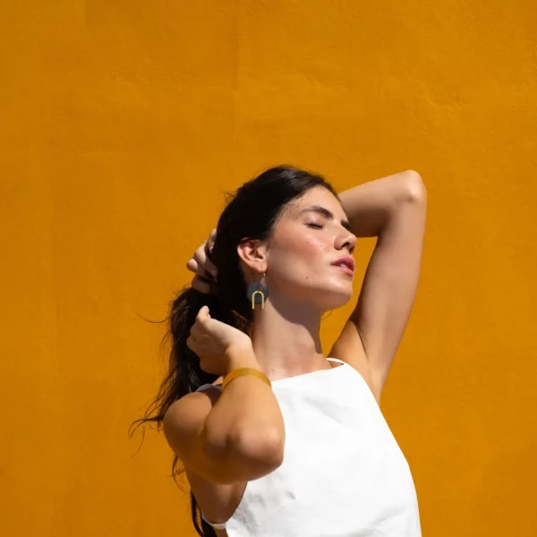 Boucles d'oreilles Mina, céramique noire et or fin- un bijou fait main-Photyne