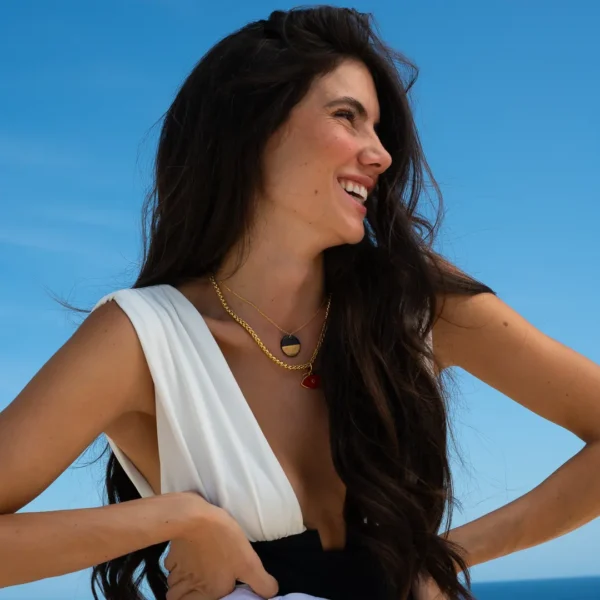 Collier Calypso en grès noir et décor à l'or - un bijou Photyne