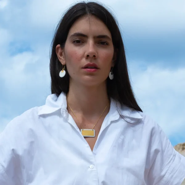 Boucles d'oreilles Electra et collier Roxane en porcelaine blanche et décors à l'or uniques - une création artisanales - savoir faire Français et inspiration grecque - Photyne