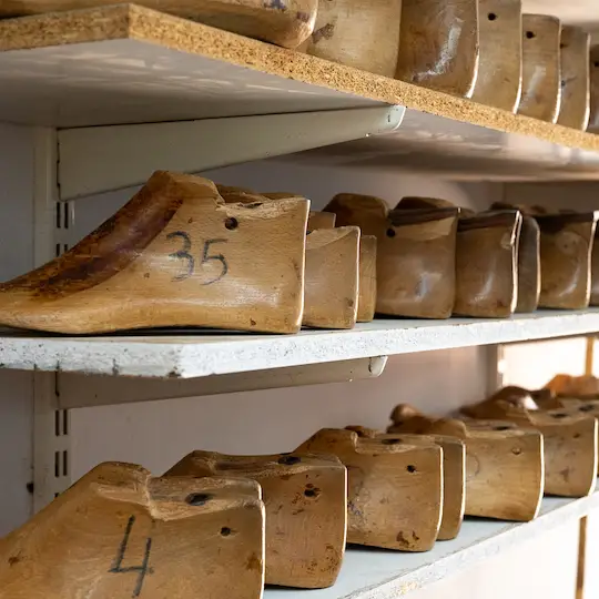 Sandales grecques, secrets de fabrication - images d'atelier 5 - illustration du blog Photyne