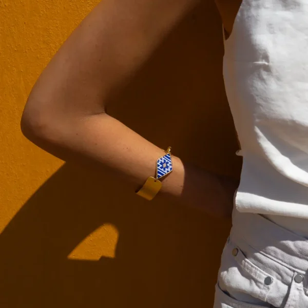 Bijou unique Xandra par Photyne - Manchette dorée à l’or fin tissée de perles Miyuki