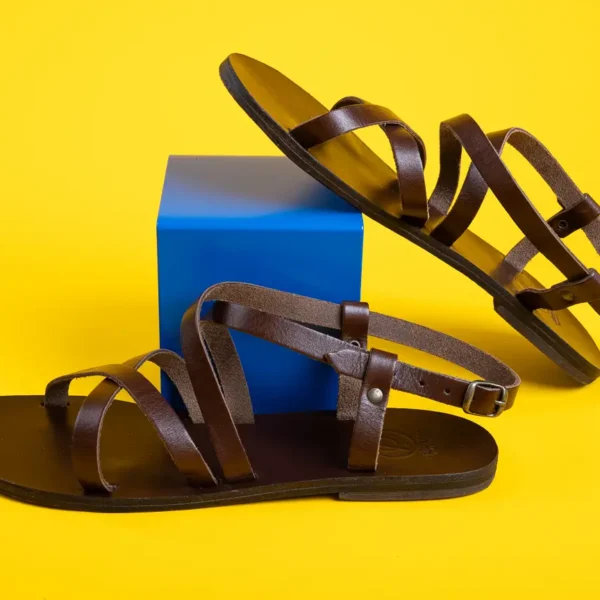 Sandales grecques en cuir marron à lanières croisées Nymphéa Photyne
