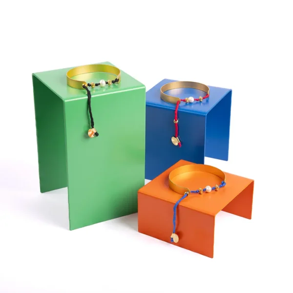 Présentation des trois manchettes Rita - des bracelets délicats en trois couleurs - des bijoux Photyne