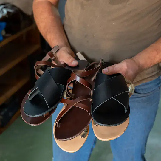 Sandales grecques, secrets de fabrication - images d'atelier 6- illustration du blog Photyne
