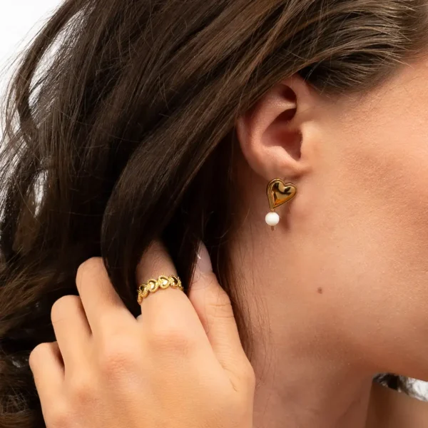 Boucles d'oreilles et bague dorées du coffret cadeau Kardia par Photyne