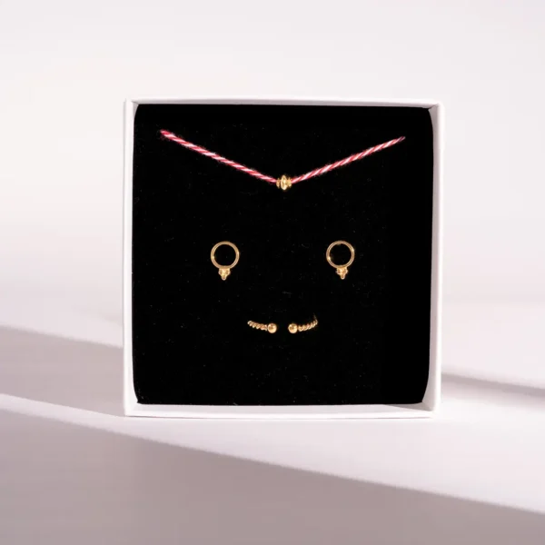 Coffret cadeau pour femme, modèle Loukia, collier, boucles d'oreilles et bague torsadée - une création Photyne