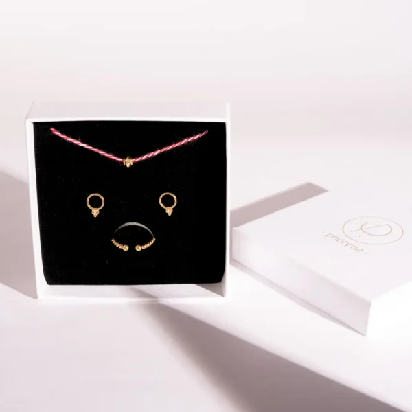 Coffret cadeau pour femme Loukia, collier, boucles d'oreilles et bague torsadée - une création Photyne