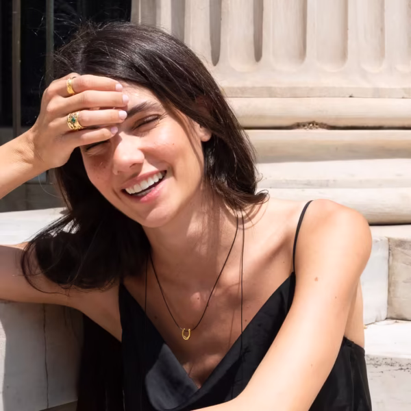 Sautoir femme et breloque dorée modèle Petalo par Photyne