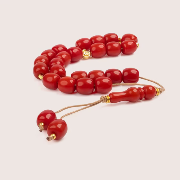 Gros plan sur le Komboloï grec couleur Paprika-Une création unique par Photyne