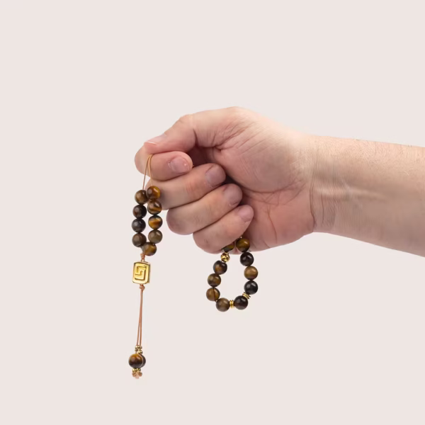 Très beau Komboloï grec composé de 31 perles en oeil de tigre - une création unique Photyne