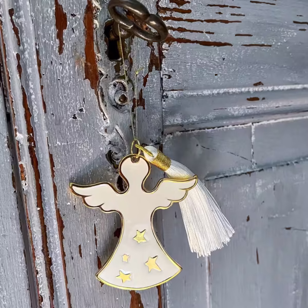 Porte-bonheur grec Angelos, ange protecteur en métal doré et émail blanc, talisman de paix et d'harmonie, une création artisanale Photyne.
