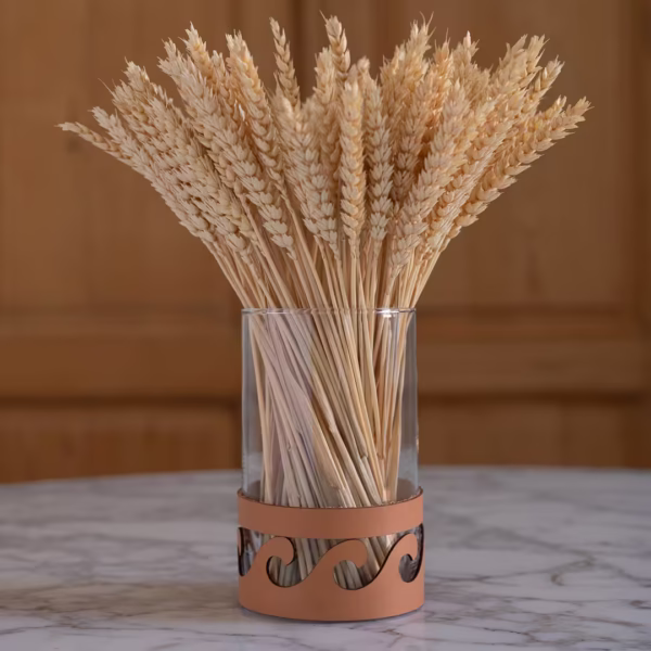 Vase en verre transparent et cuir cousu main, décoration artisanale inspirée de la Grèce, savoir faire Photyne.