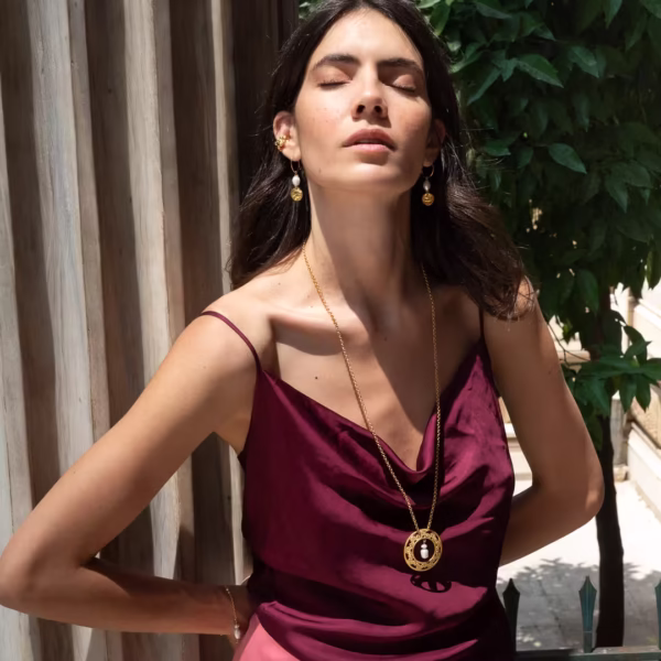 Collier Christina- bijou grec fantaisie en perles d’eau douce et chaîne dorée -Photyne.