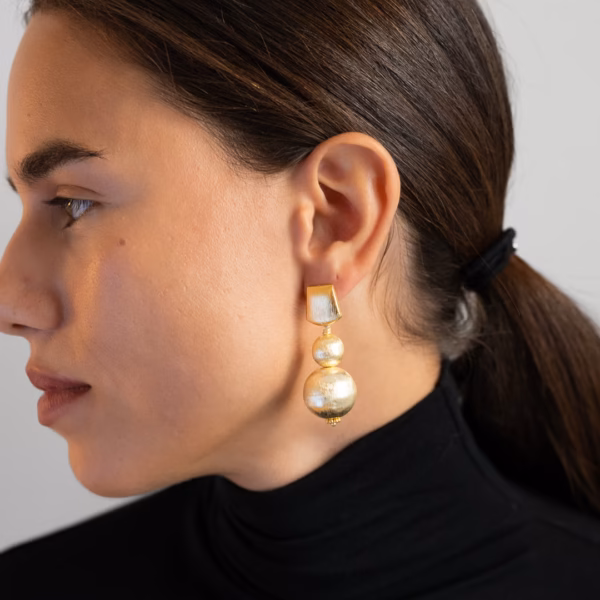 Boucles d’oreilles Diana en or brossé – Image 3