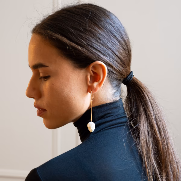 Boucles d’oreilles pendantes Galini avec perles d’eau douce