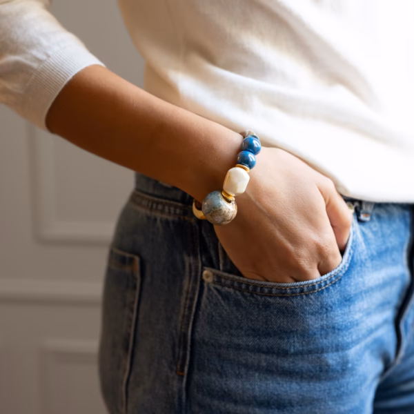 Bracelet Daki marron et bleu avec perles en céramique grecque