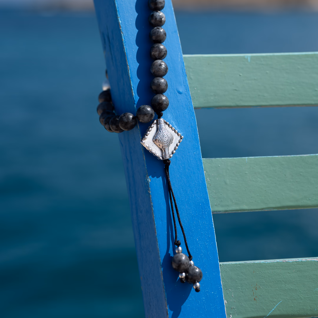 Komboloï de poche Damianos en Labradorite noire – Image 4